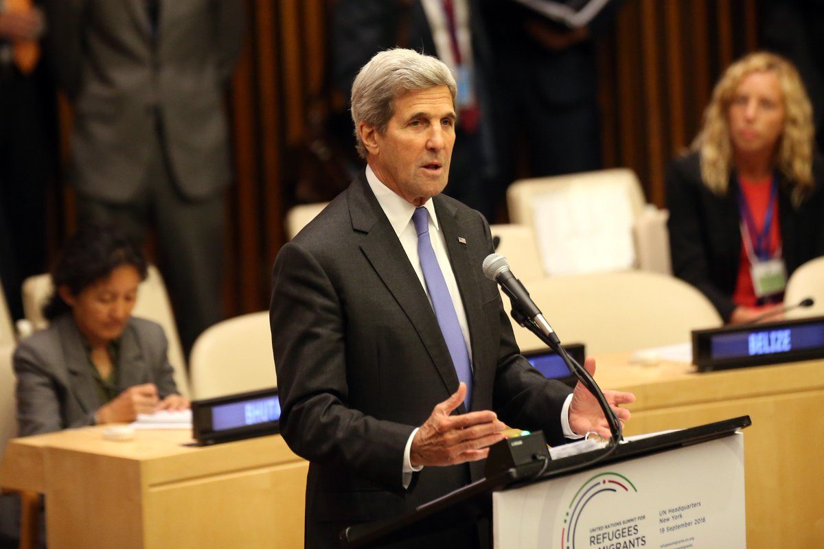 وزير خارجية أوباما يسارع الزمن لإنقاذ الاتفاق النووي مع إيران قبل أيام من قرار ترمب