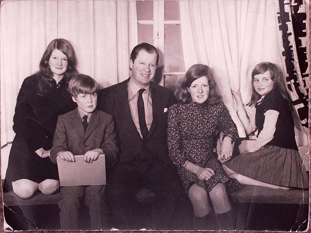 في زفاف هاري وماركل، شقيقة الأميرة ديانا الغامضة ستحضر.. وهدية خاصة منها لروح الليدي الراحلة خلال الحفل