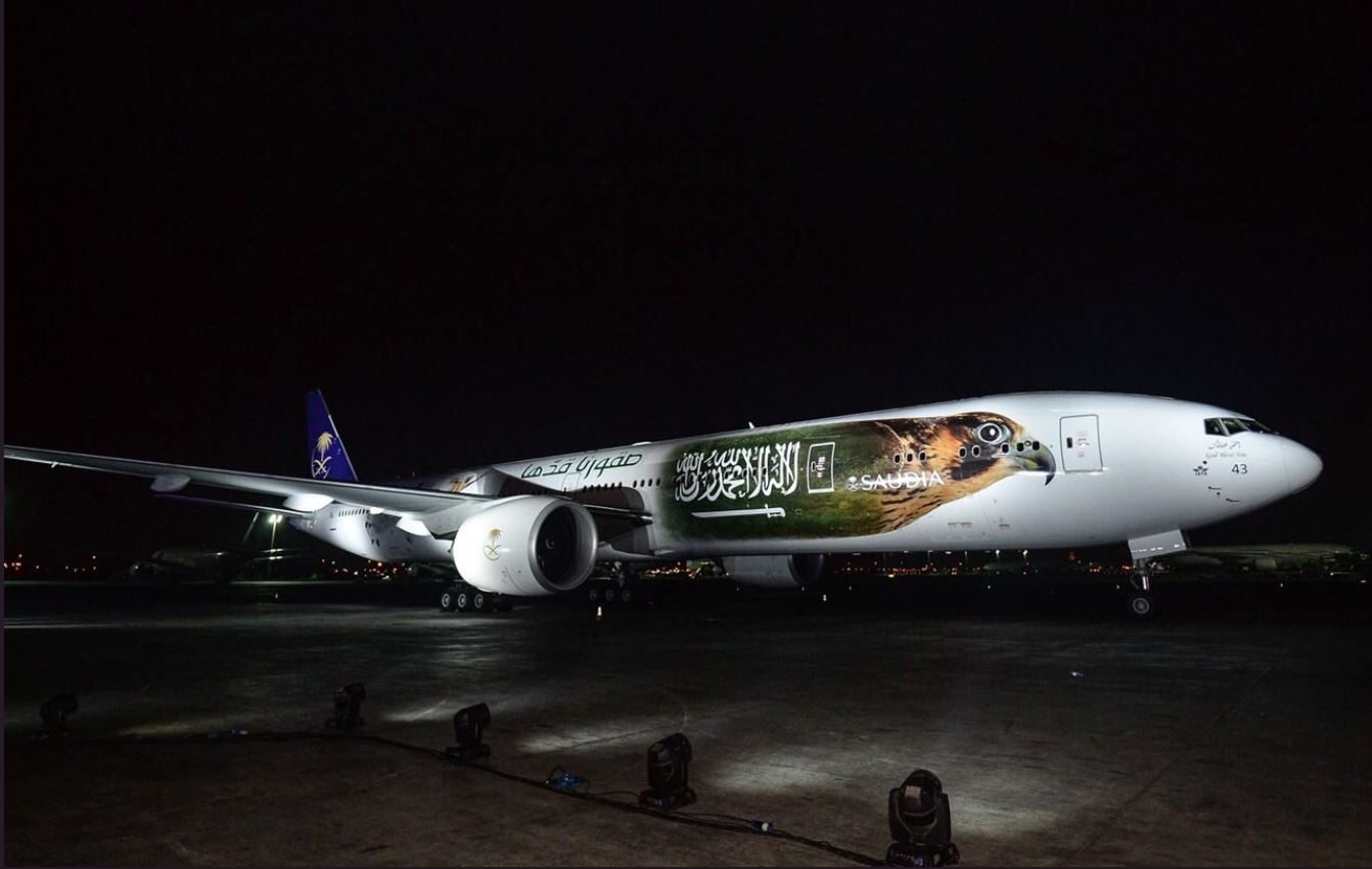 تحت شعار “صقورنا قدها”، الكشف عن الطائرة التي ستنقل المنتخب السعودي إلى كأس العالم