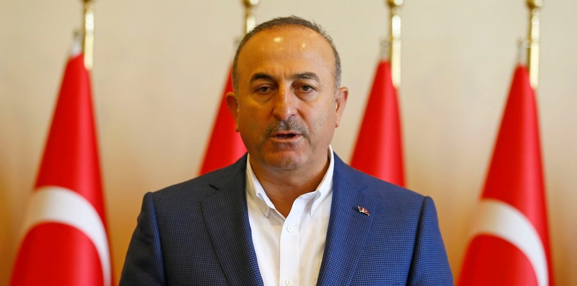 وزير الخارجية التركي: دولتان مسلمتان تقفان وراء هبوط الليرة الحاد أمام الدولار