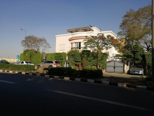 القاتل نقل الجثث من مكان لآخر، و3 رصاصات أصابت رأس رجل الأعمال المصري.. تفاصيل جديدة عن “مذبحة الرحاب” بمصر