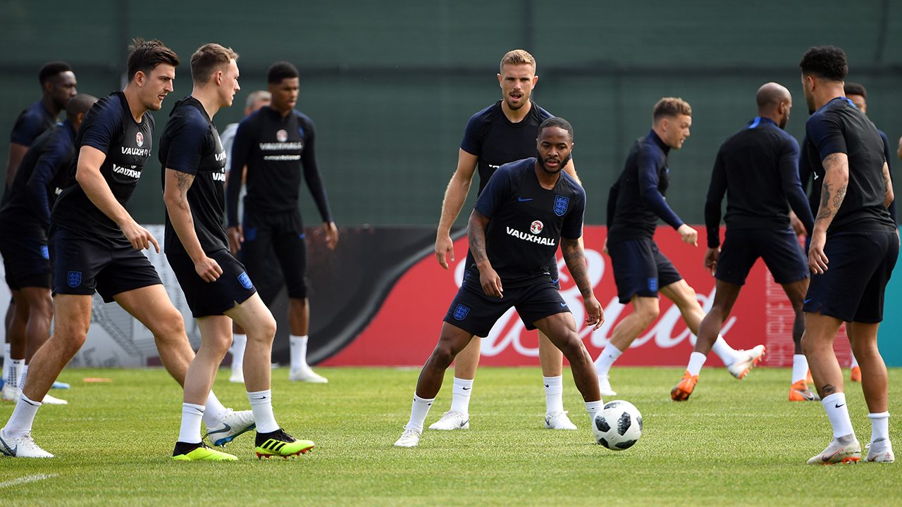 نجوم إنكلترا سيرتدون سراويل حرارية ببطاريات لتقليل مخاطر إصابة اللاعبين في مباريات كأس العالم