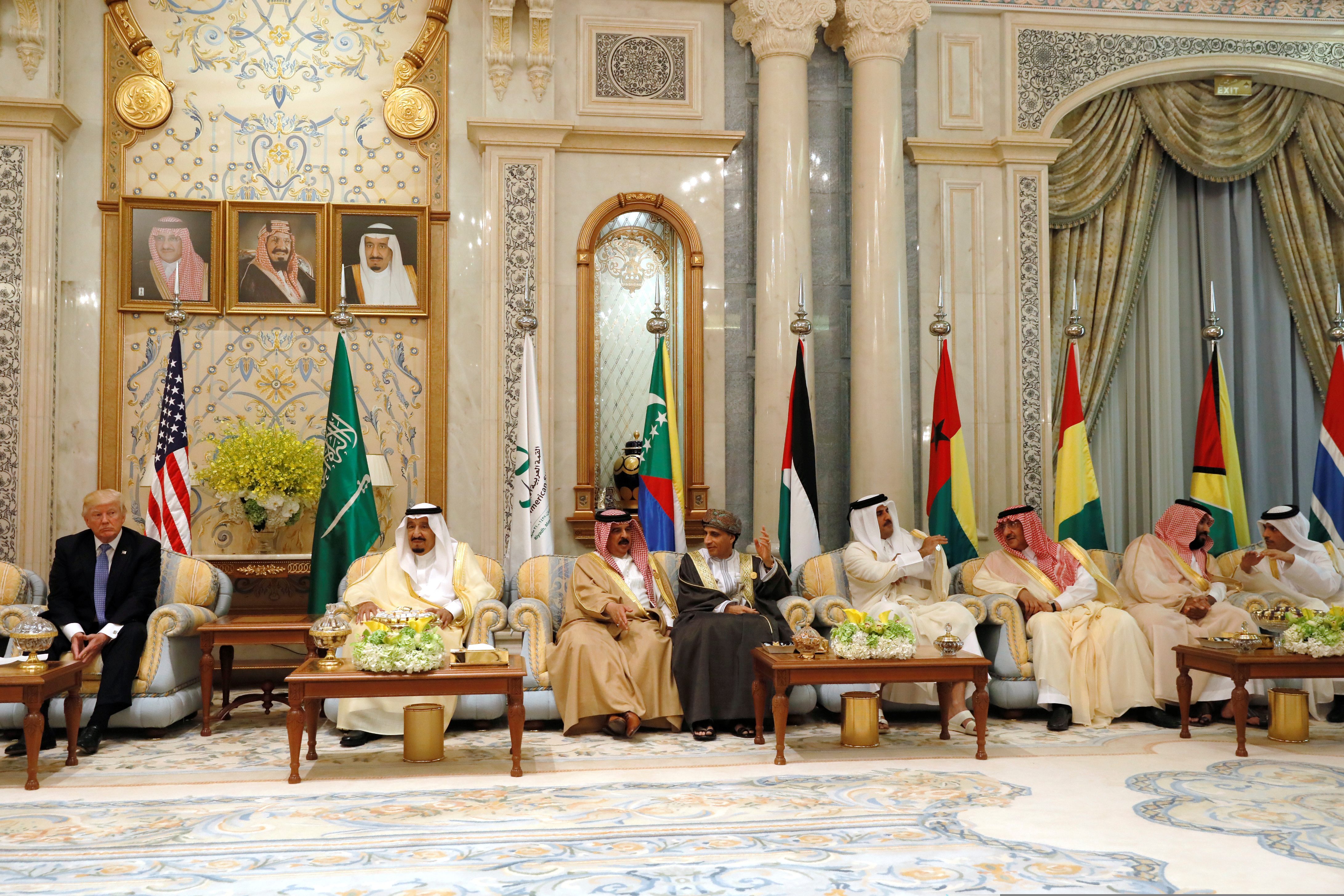 ميناء ومحطة للطاقة وأخرى لتحلية المياه لغزة لكن بسيناء المصرية.. ترمب يريد مليار دولار من الخليجيين لتمويل تلك المشاريع