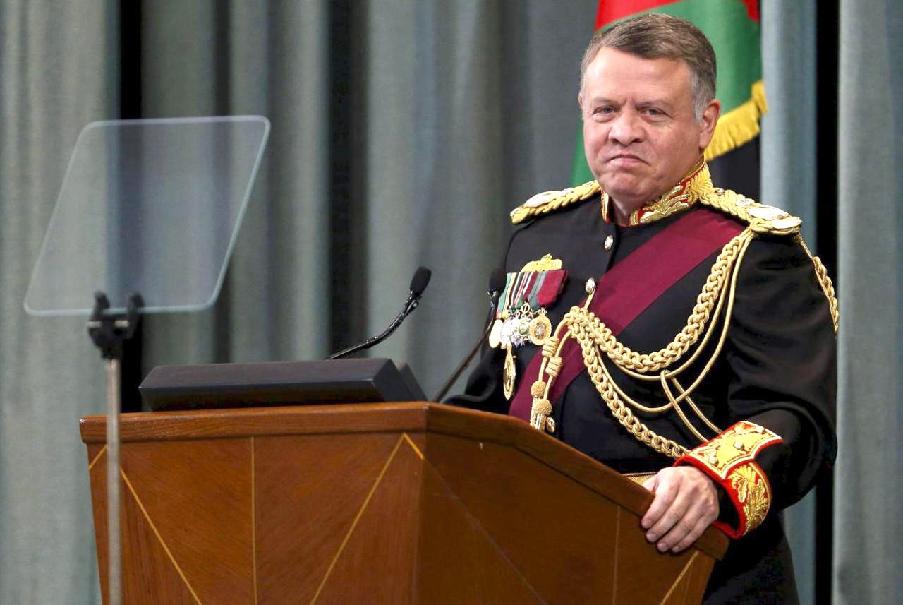 الحكومة الأردنية “الجديدة” تؤدي اليمين الدستورية.. بينهم 7 سيدات و15 من وزرائها كانوا أعضاء في حكومة الملقي