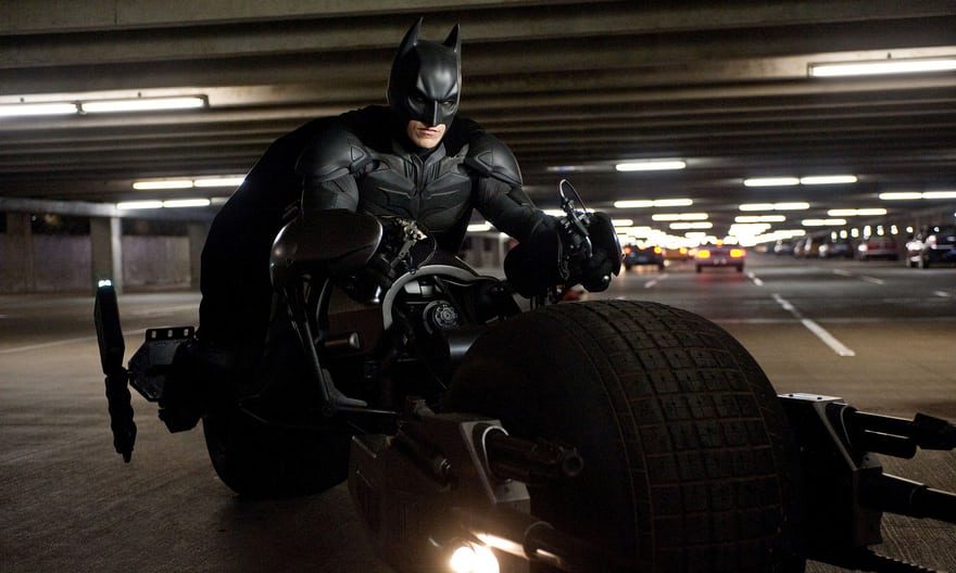 باتمان في فيلم The Dark Knight Rises 2012.