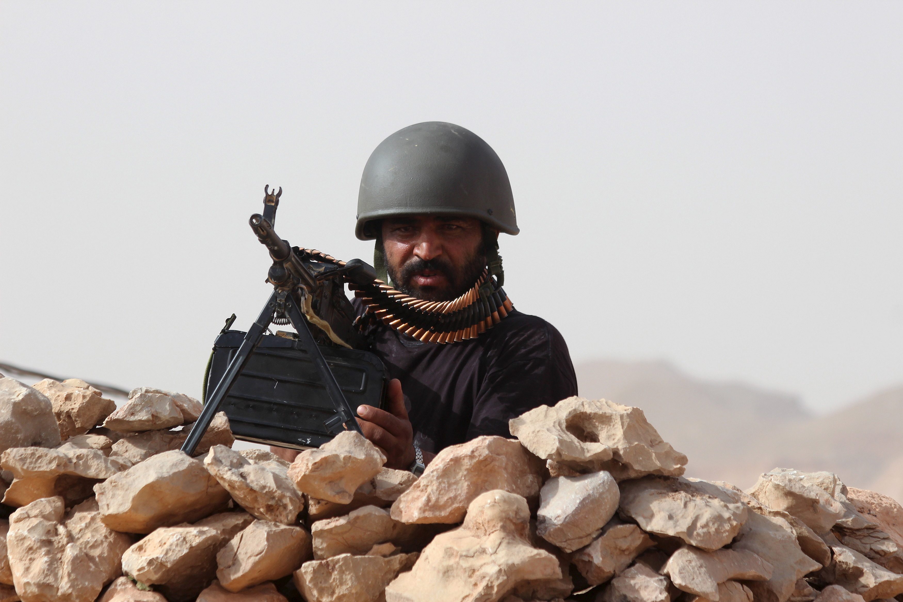 الحدود العُمانية مع اليمن تُقلق الأميركيين وتدفعهم لضخ ملايين الدولارات، والهدف إيقاف تهريب الأسلحة الإيرانية للحوثيين