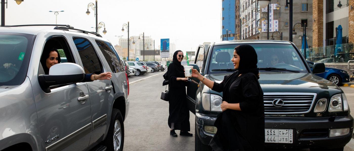 انطلقت السائقات السعوديات لأول مرة