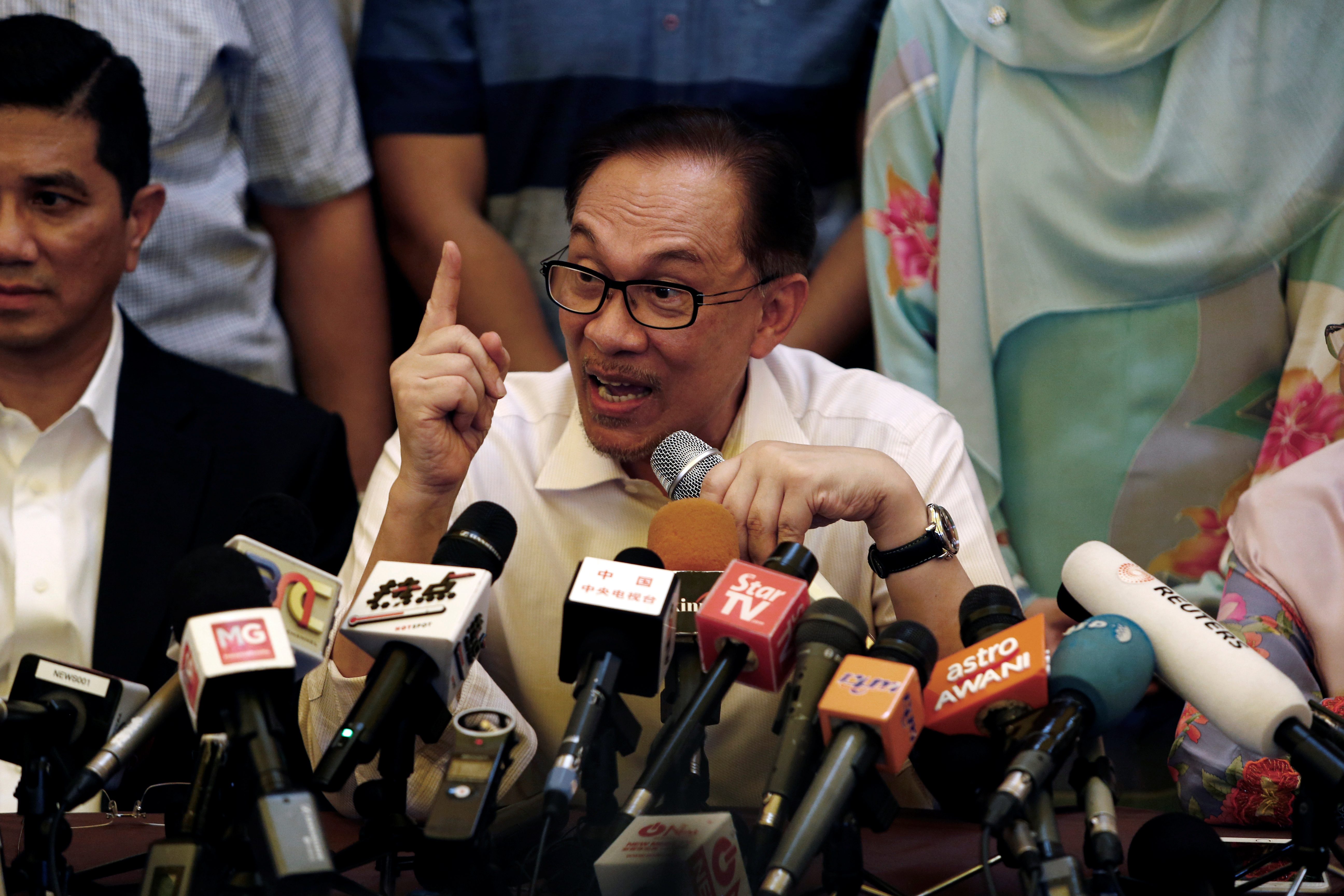 ليس اللاعبون فقط! فتوى سعودية تجيز لمشجعي المونديال الإفطار في رمضان