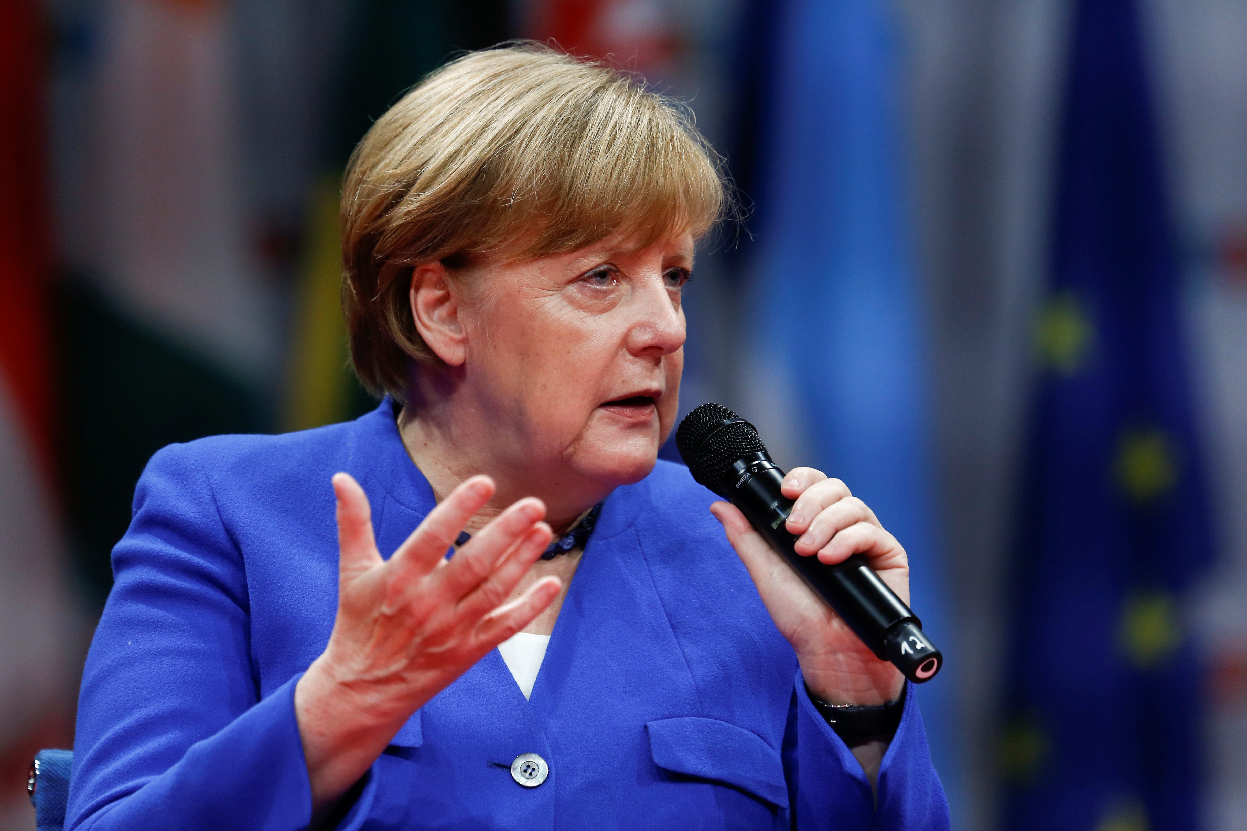 فضيحة في مكتب هجرة بألمانيا تتسبب في إقالة رئيسته، والداخلية تعيد مراجعة 18 ألف طلب لجوء