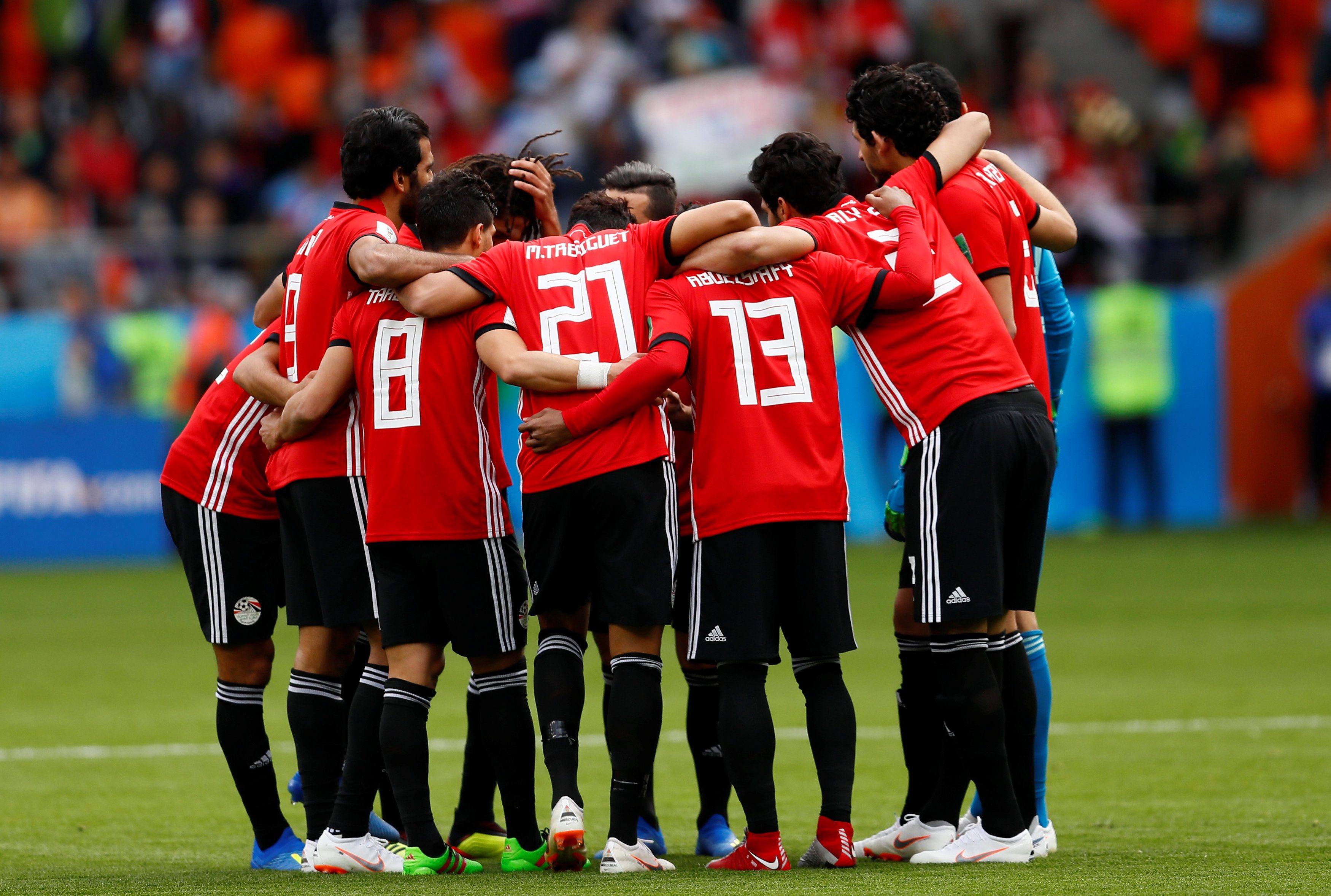 تفاصيل ما جرى في غرف ملابس لاعبي مصر بعد مباراة أوروغواي.. وصلاح غير جاهز “نفسياً”