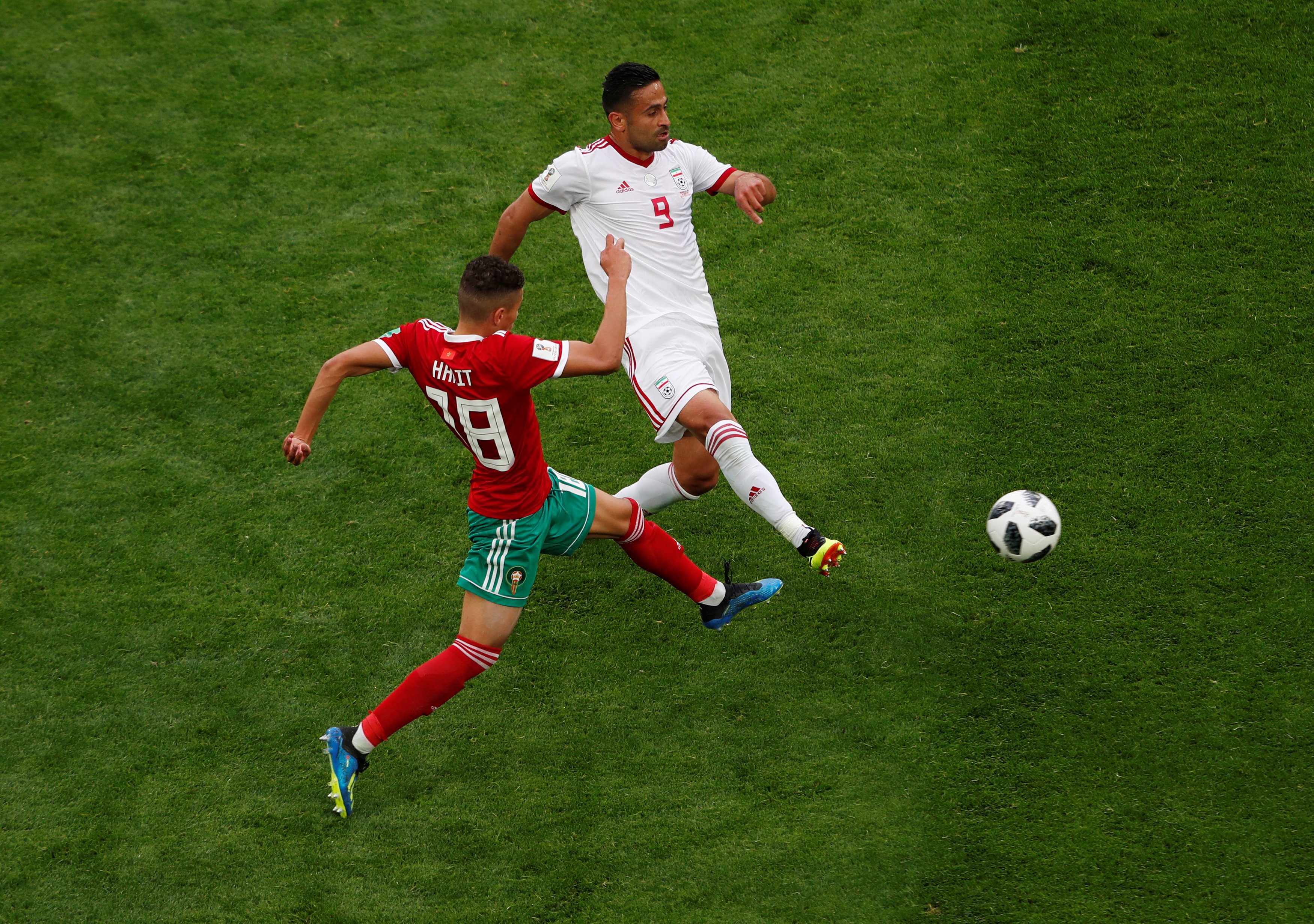 المغرب يحقق مع أحد أبرز لاعبي المنتخب بعد عودته من مونديال روسيا.. اتهامات بتسببه في القتل تلاحقه
