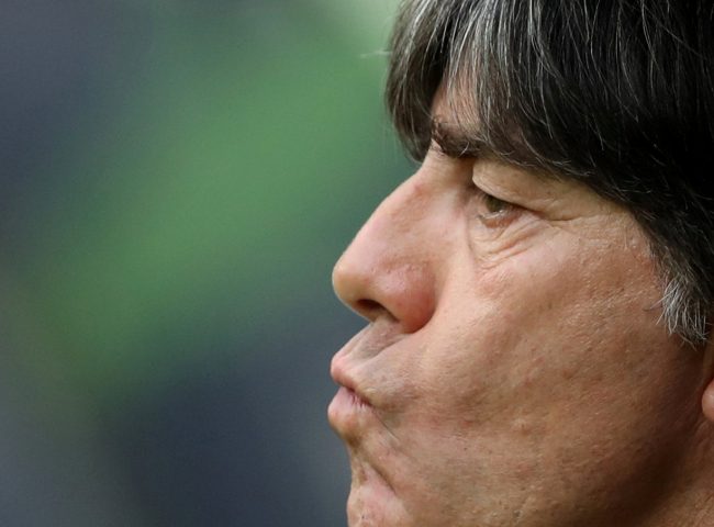 لوف يواجه الاختبار الأصعب منذ توليه تدريب ألمانيا.. لقاء السويد “حياة أو موت”!