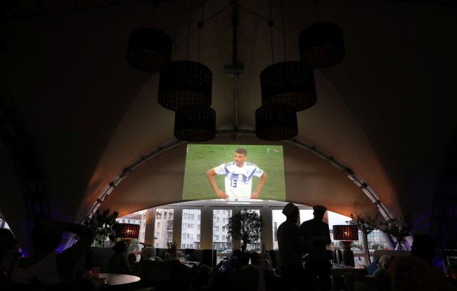 لا تشاهد مباريات كأس العالم عبر مواقع البث غير الرسمية.. الأمر أخطر مما تعتقد!