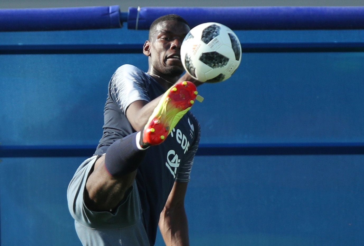 فرنسا تسعى لاستعراض عضلاتها.. وبيرو تبحث عن إنقاذ حظوظها في بلوغ الدور الثاني