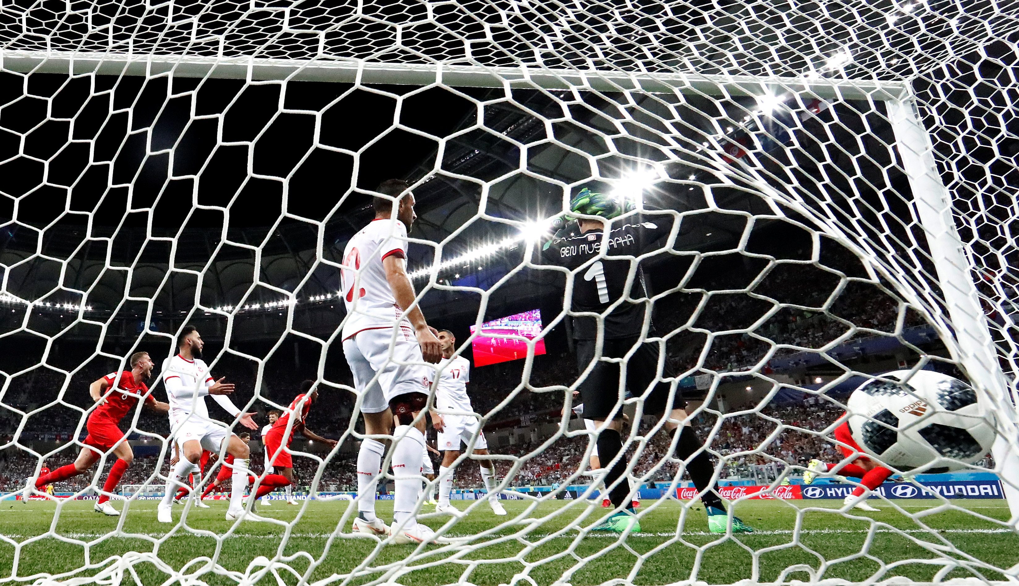 لعنة الدقائق الأخيرة تطارد العرب: تونس تسقط أمام إنكلترا بهدفي كاين