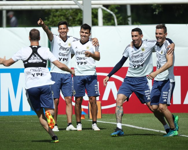 الأرجنتين تبحث عن أولى انتصاراتها على حساب كرواتيا الساعية إلى بلوغ دور الـ 16