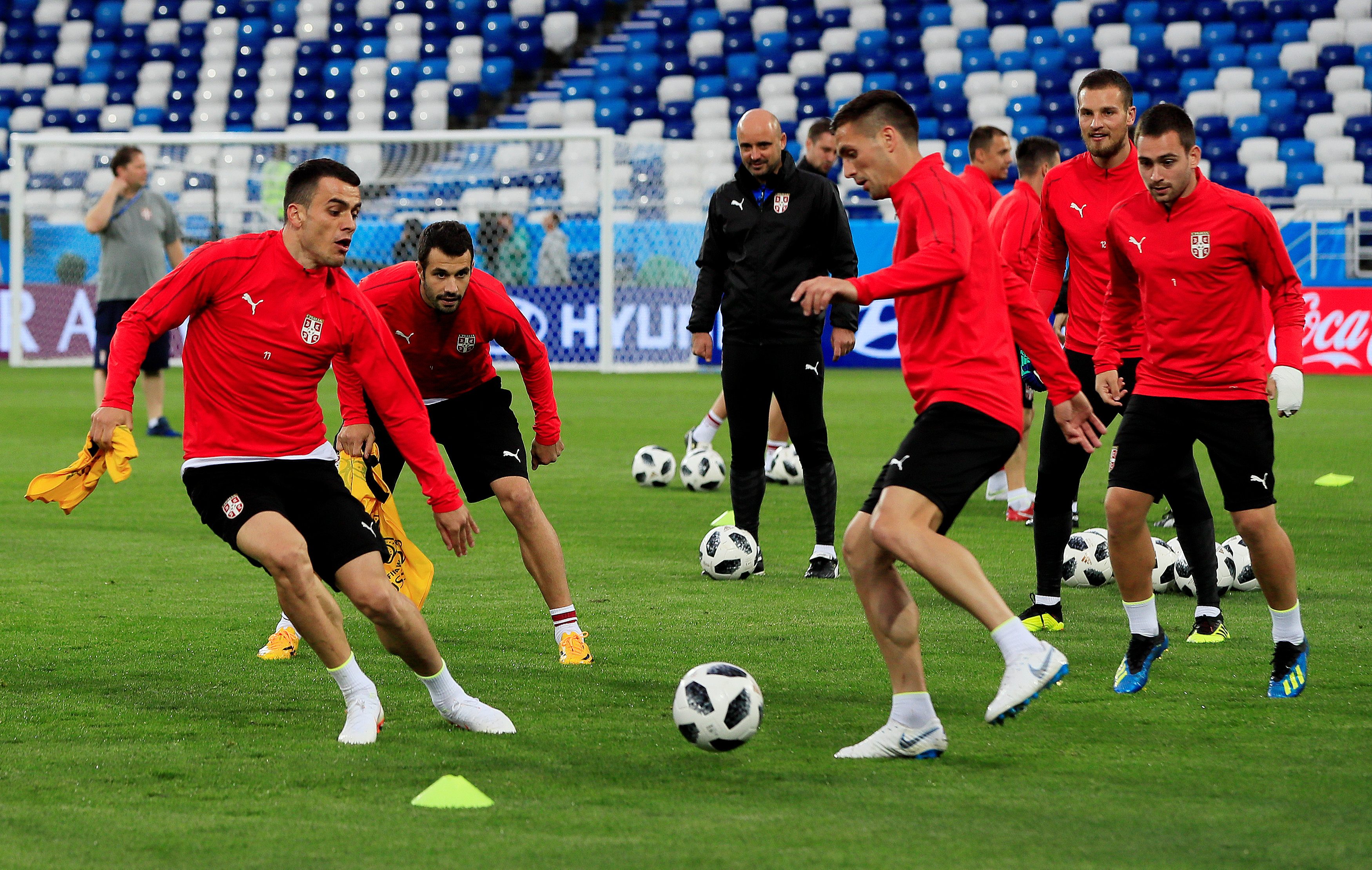 مباراة “كسر عظم” تجمع صربيا بسويسرا في المجموعة الخامسة.. والبطاقات الملونة متوقعة!