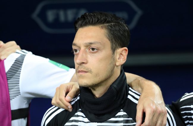 “مي تو” جديدة تشهدها ألمانيا، والسبب مسعود أوزيل.. عشرات آلاف التغريدات انتشرت خلال ساعات لأبشع مواقف العنصرية