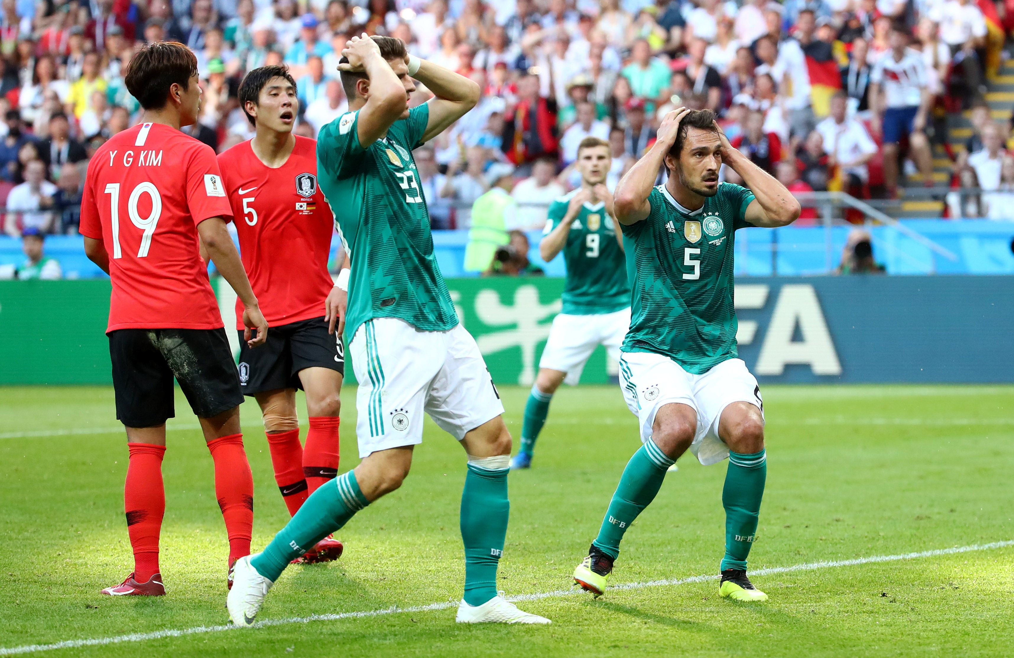 سهرٌ حتى الصباح وانقسام المنتخب إلى معسكرين.. هذه الأسباب وراء فضيحة ألمانيا في كأس العالم