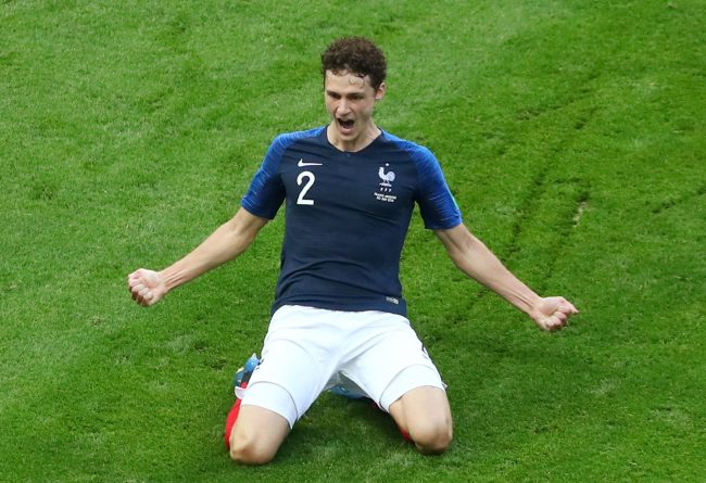 »الفيفا» يختار أفضل هدف في كأس العالم.. تسديدة الفرنسي بافارد المذهلة في شباك الأرجنتين!