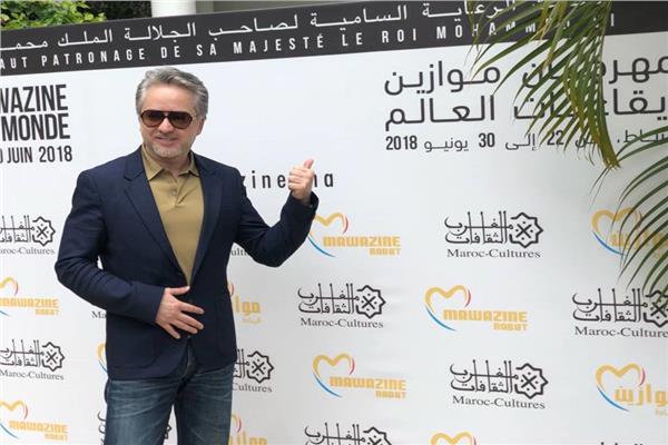 مروان خوري تحدّث عن عمالقة الفن المغربي طوال المؤتمر.. وحين سُئل عن أحدهم، احتار قليلاً ثم ذكر اسم سعد لمجرد!