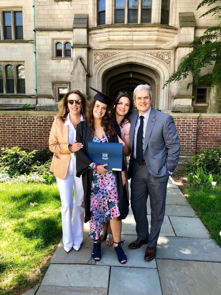 تخرَّجتْ من الجامعة فهنَّأها عمُّها الملك محمد السادس.. اتصال بين العاهل وابن عمه قد يُنهي الخلاف داخل العائلة الملكية