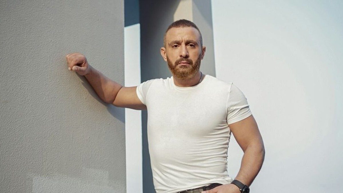 كما توقع.. السفير البريطاني لم يرد على السقا بعدما رشح مصرياً لوظيفة مكانه، والشاب يرد: “لم أتسول”