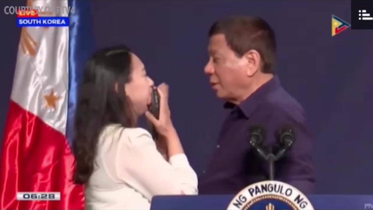 “دونالد ترمب الشرق” يصرّ على إثارة غضب شعبه في كل مناسبة.. هذا آخر ما فعله رئيس الفلبين في كوريا الجنوبية!