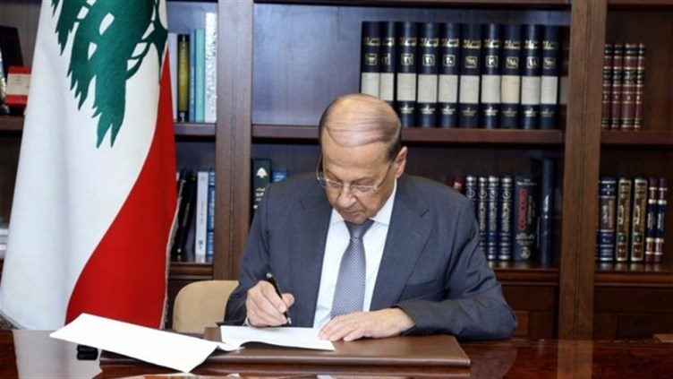 وسط صمتٍ من المعنيّين… مرسوم تجنيس سوريين وفلسطينيين وأجانب يستفزّ اللبنانيين!