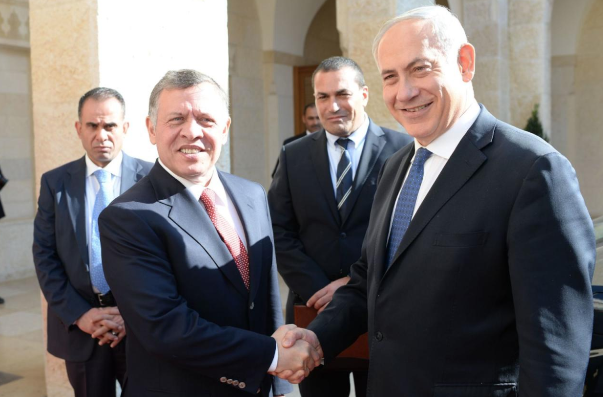 نتنياهو في زيارة قصيرة ونادرة للأردن، التقى الملك عبد الله وتعهد له بالحفاظ على قانون “الستاتيكو”.. فما هو هذا القانون؟