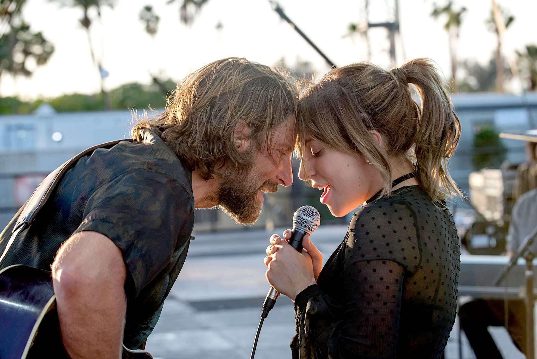 الإعلان الترويجي الأول لفيلم لايدي غاغا وبرادلي كوبر الجديد (فيديو)