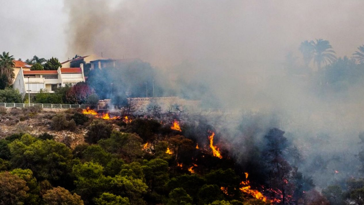 طائرات ورقية مصدرها غزة تتسبب بحرائق حقول جنوبي إسرائيل