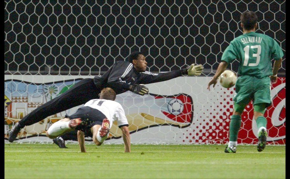 هدّاف كأس العالم التاريخي كلوزه: اعتقدنا أن الدعيع لا يُقهر في 2002.. لكننا أودعنا 8 أهداف في شباكه!