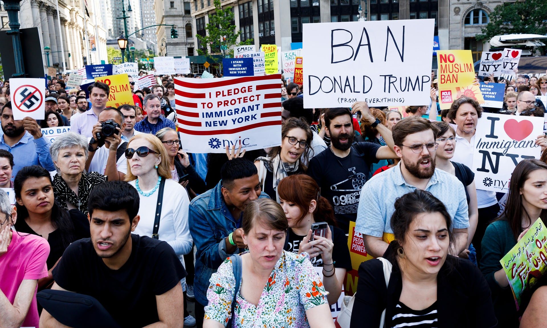 نعم، وافقت المحكمة العليا على قرار ترمب بمنع دخول مسلمين إلى البلاد.. لكن القصة لم تنته بعد، ما زالت هناك حلول