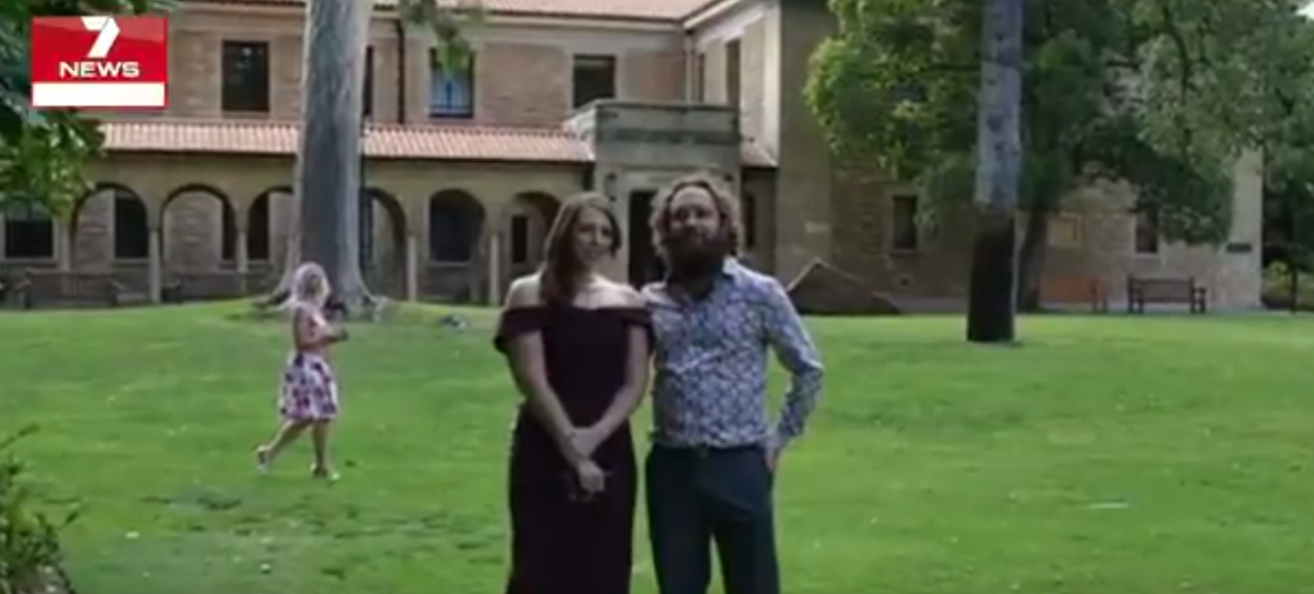 سقطا من علوٍّ شاهق.. Selfie تتسبَّب بمقتل سائحَين!