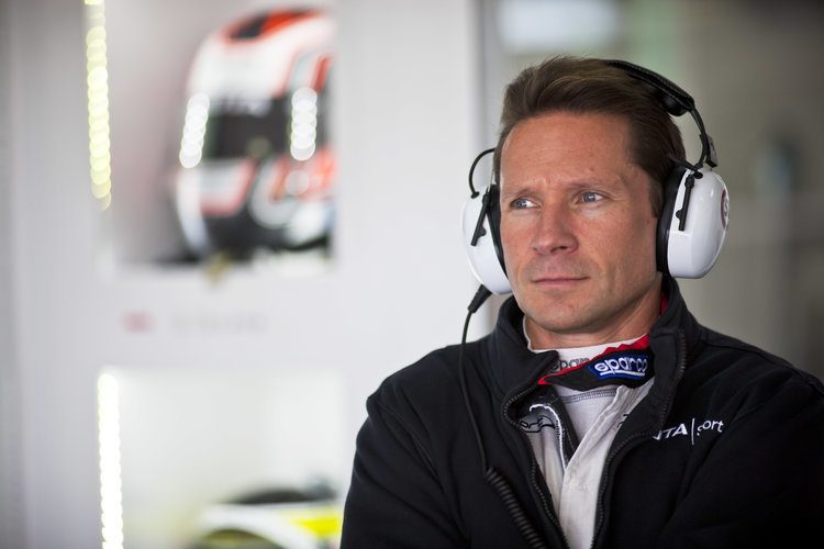 من تلميذ مطرود يعيش على الإعانات إلى مليونير مرموق بسبب 10 جنيهات!.. قصة نجاح رجل الأعمال البريطاني سيمون دولان