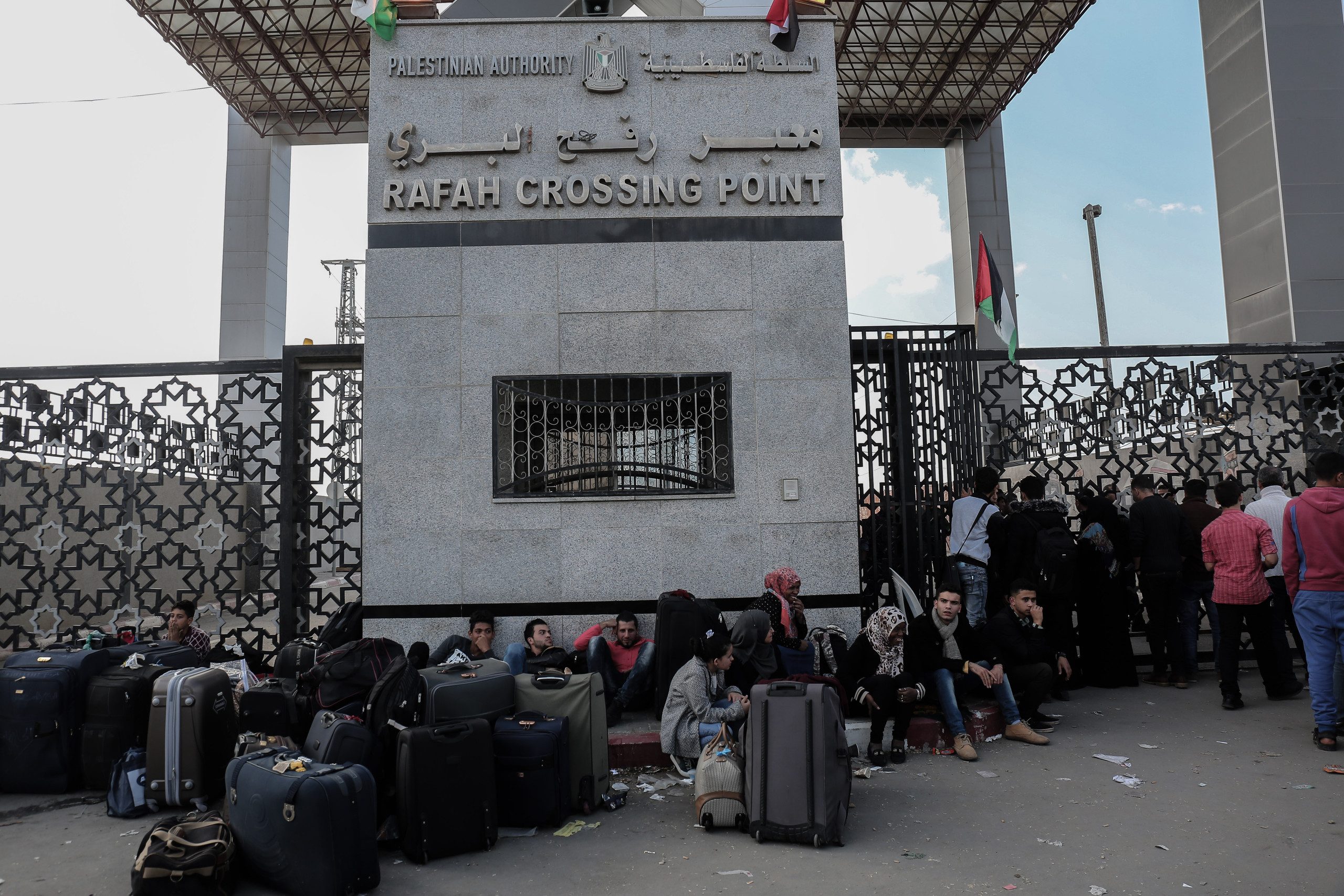 حماس تعلق على ما نُسب لها عن تهديدها لمصر “بإزالة معبر رفح من جذوره إذا ظل مغلقاً”