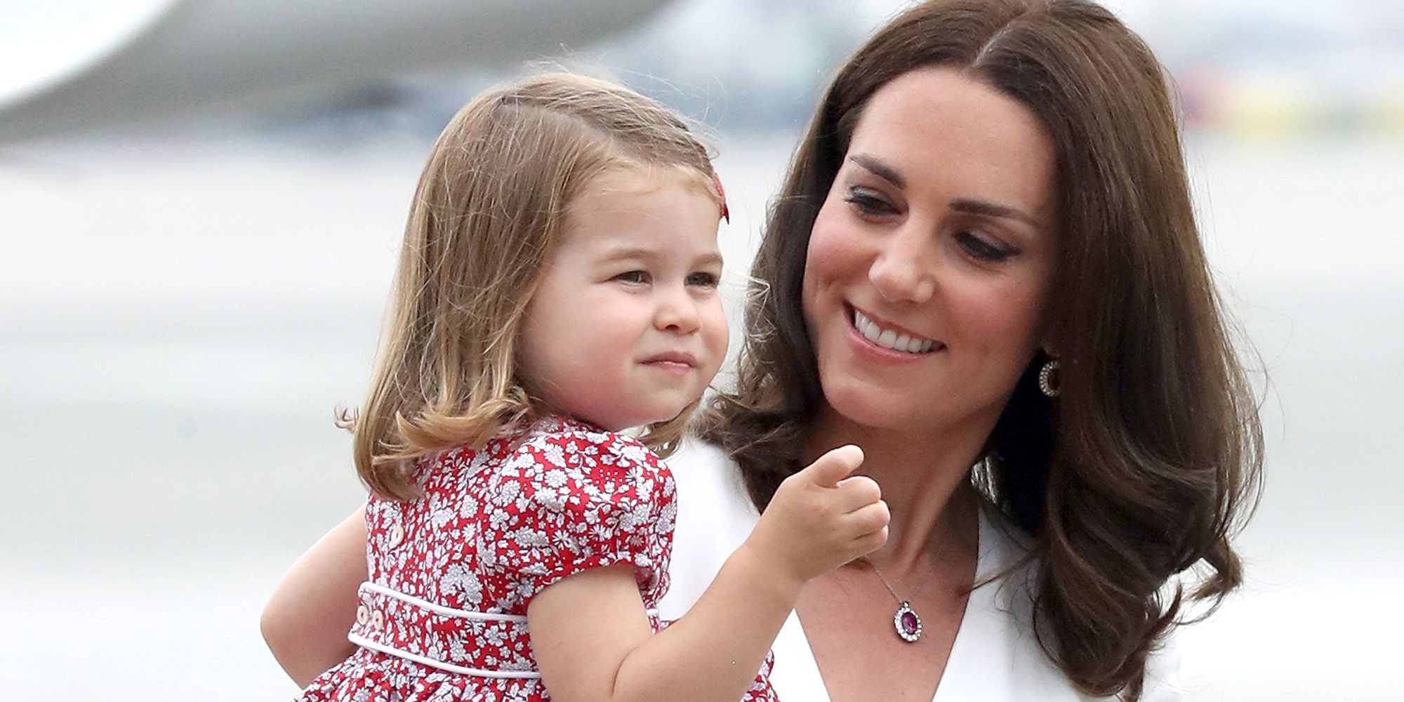 تمشي على خطى والدتها كيت وجدّتها الراحلة ديانا.. الأمير وليام يتحدث عن شغف أميرته الصغيرة بالأزياء