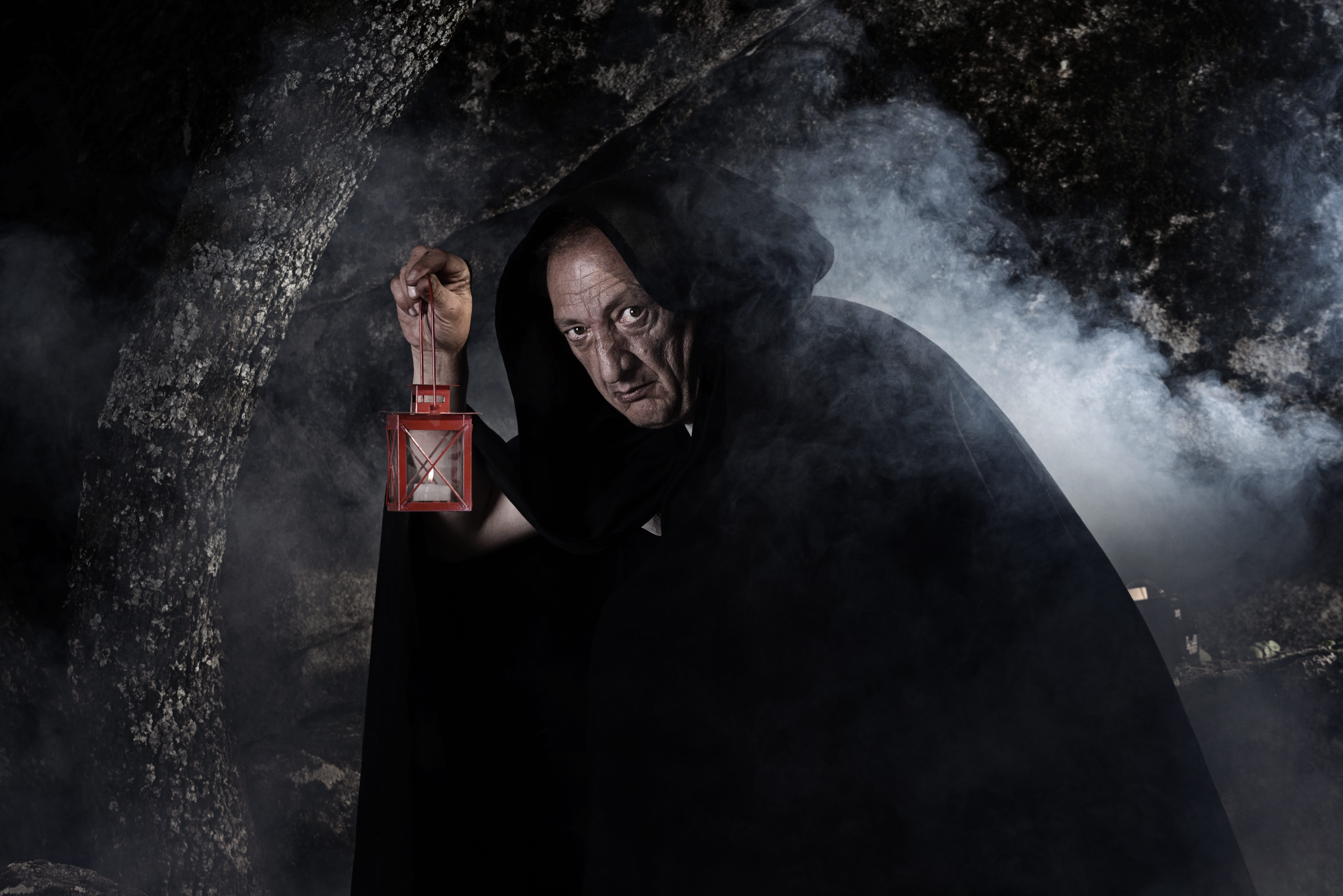 “قال للإسكندر الأكبر”: أنت تحجب عني الشمس.. متلازمة “ديجوين” عندما يصبح الاستغناء مرضاً يهدد الحياة ذاتها