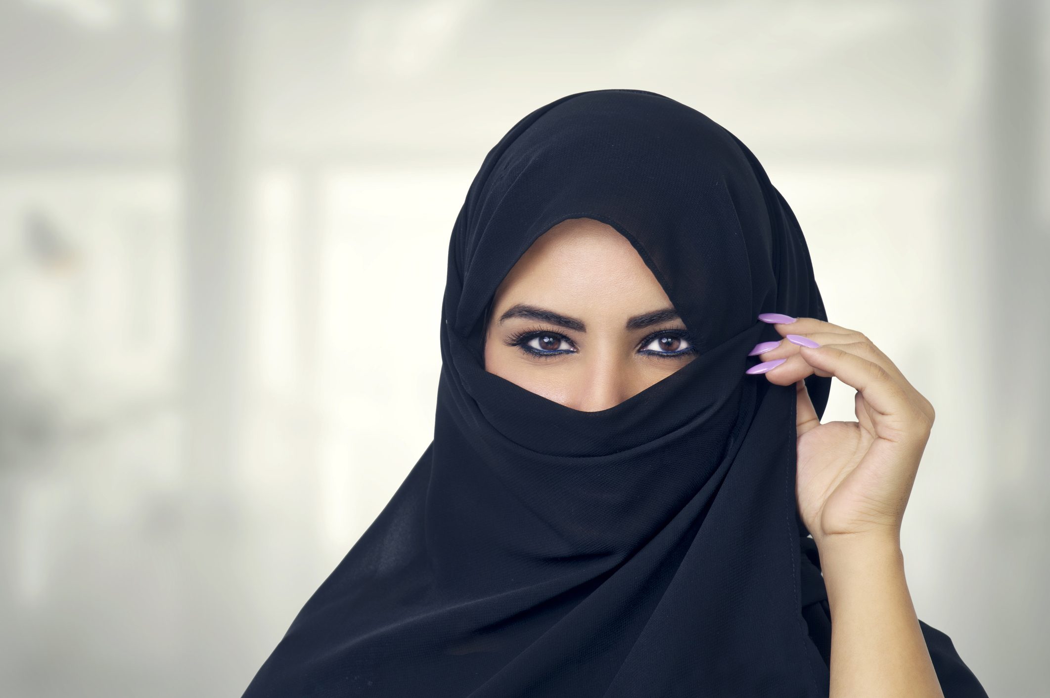 نريد قانوناً لتحديد السن الذي تصبح فيه النساء راشدات