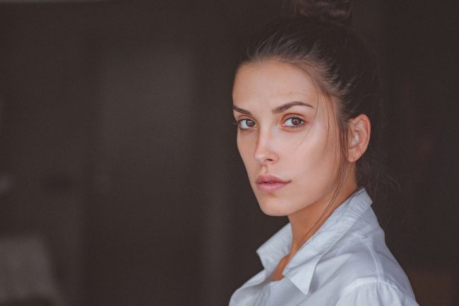 نحن الفتيات.. لماذا قد نختار العنوسة لا الزواج؟