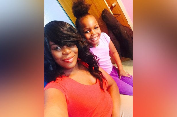 هذه الأم رفعت دعوى ضد شركة الحافلات الخاصة بمدرسة طفلتها، وتطالب بـ 7 مليون دولار تعويض لما حصل معها!