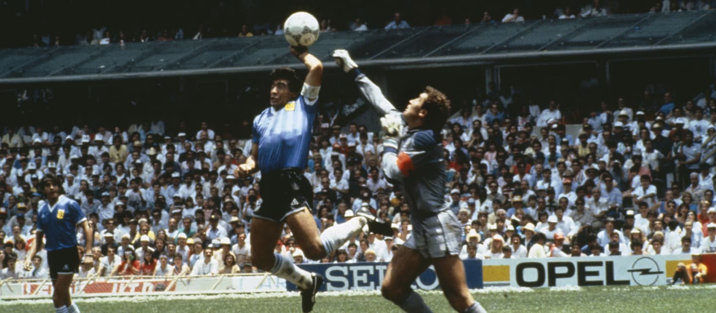 تعالوا نتخيّل: ماذا لو استُخدمت تقنية الفيديو المساعد للحكم منذ كأس العالم 1986؟