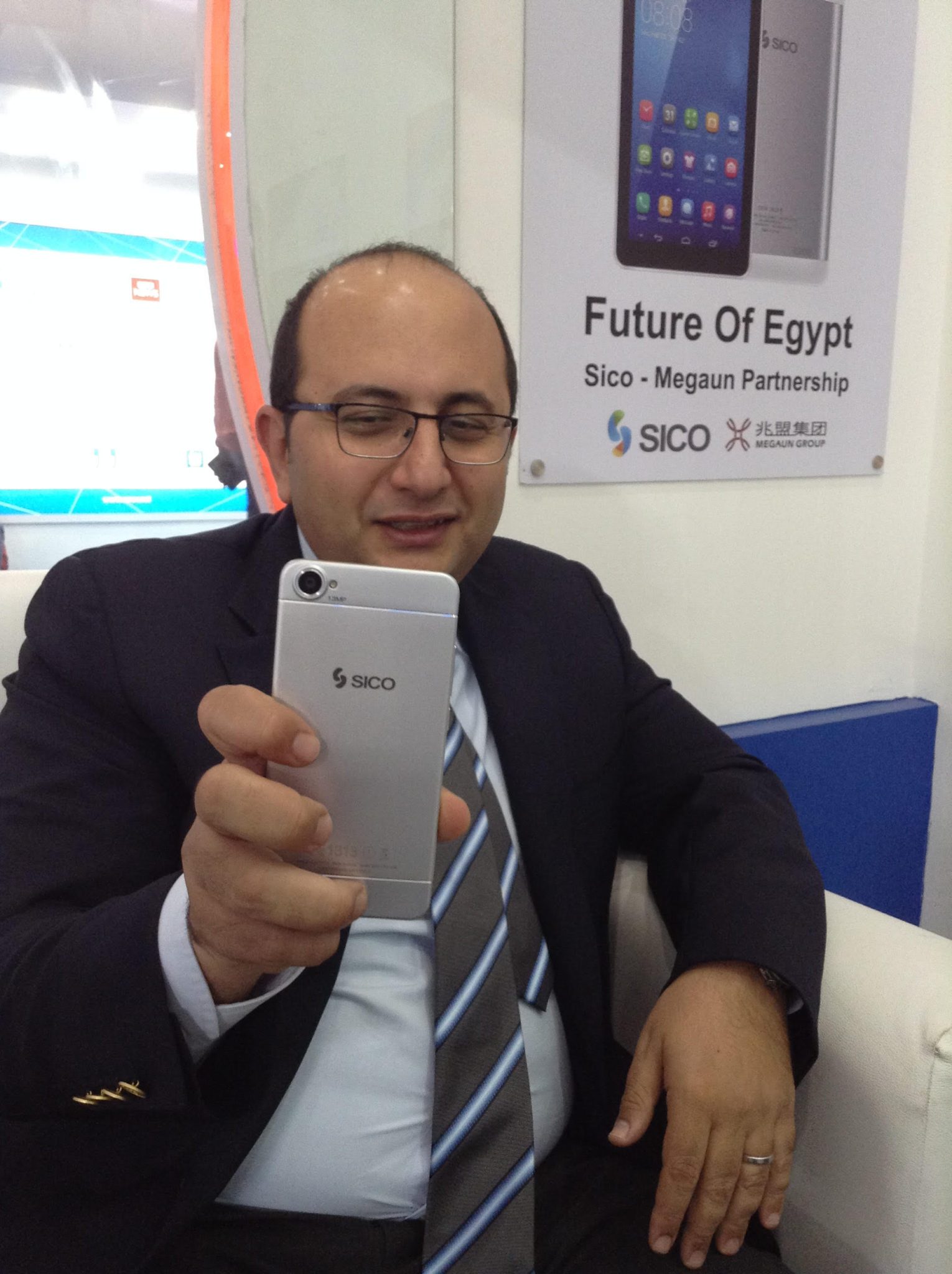 صناعة “المحمول” تنتشر في مصر.. الشركات الأجنبية تضخ مئات الملايين و”سيكو” تتجهز للاستحواذ على 17% من السوق