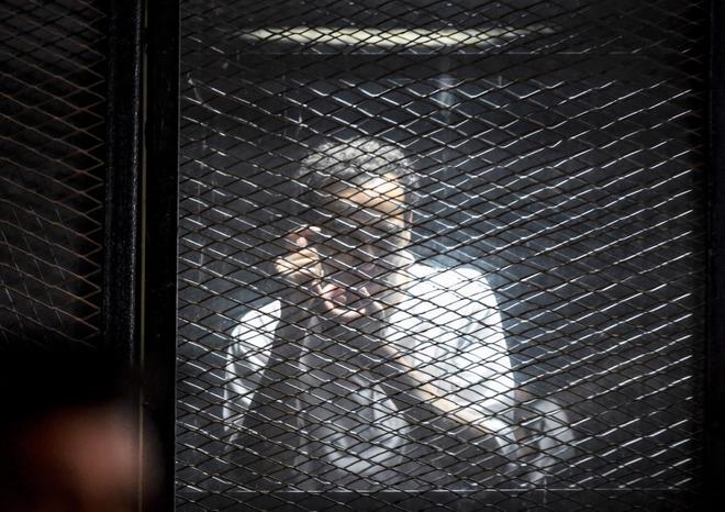 المصور الفوتوغرافي المصري محمود أبو زيد، المعروف باسم شوكان، خلال احتجازه في زنزانة