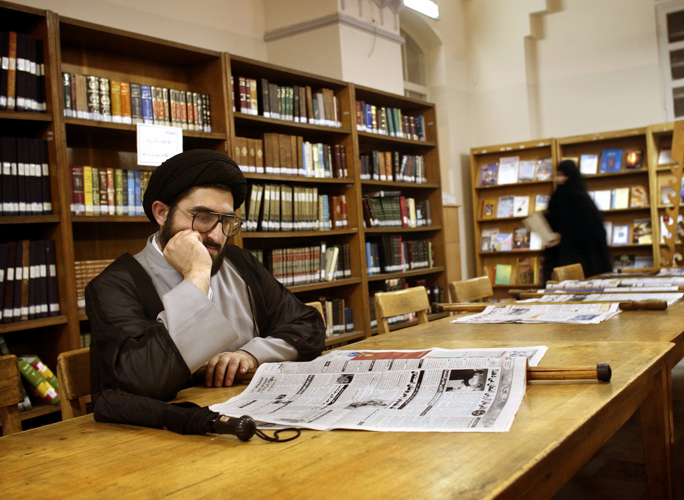 مِنح للدراسات الجامعية وندوات ثقافية وحسينيات.. وسائل التغلغل الإيراني في سوريا بعد الضغوطات الأمريكية لإبعادها