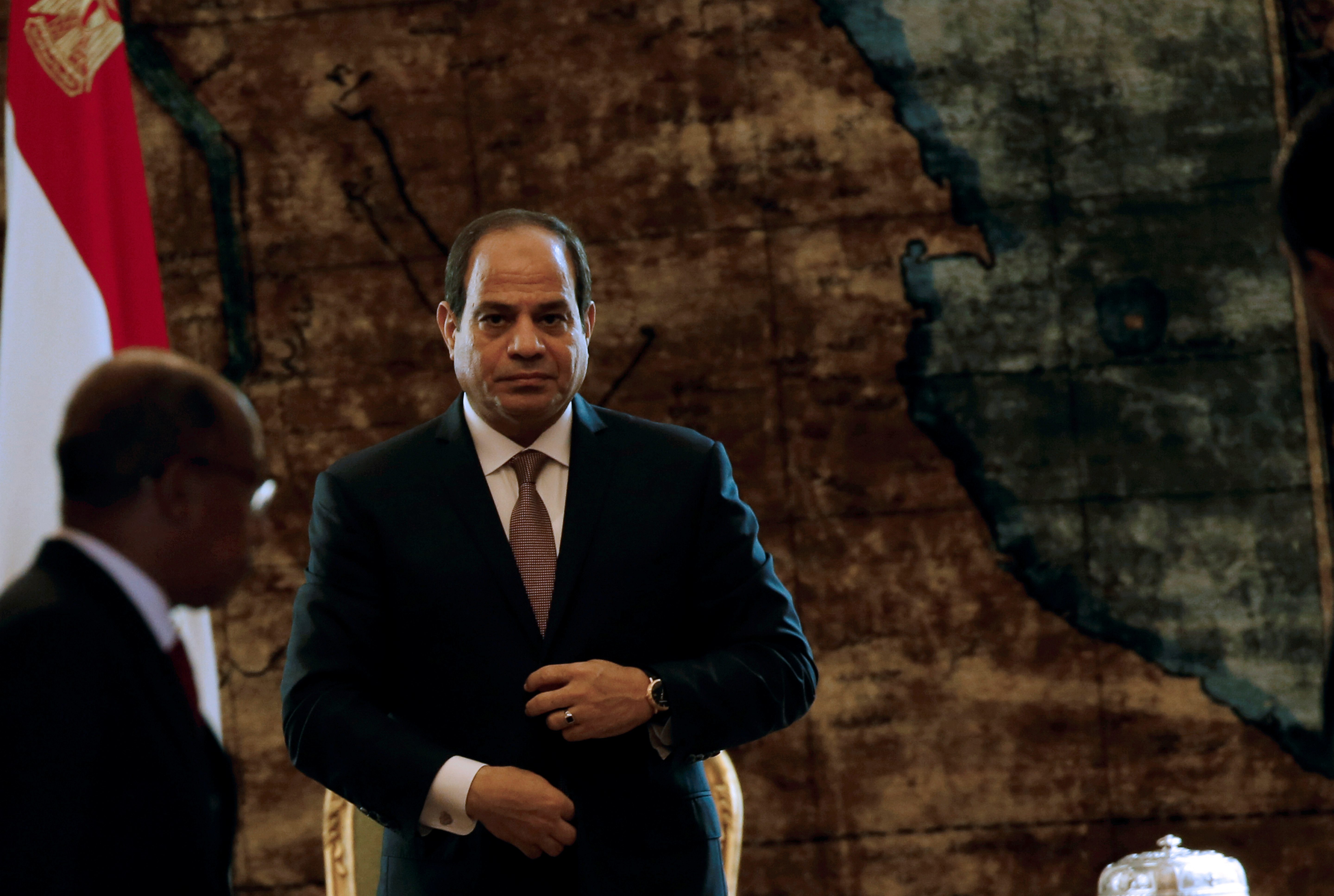 السيسي يُعدّ نفسه للبقاء في السلطة حتى بعد نهاية مدته الرئاسية الحالية في 2022