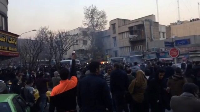 مظاهرات ضد روحاني في طهران