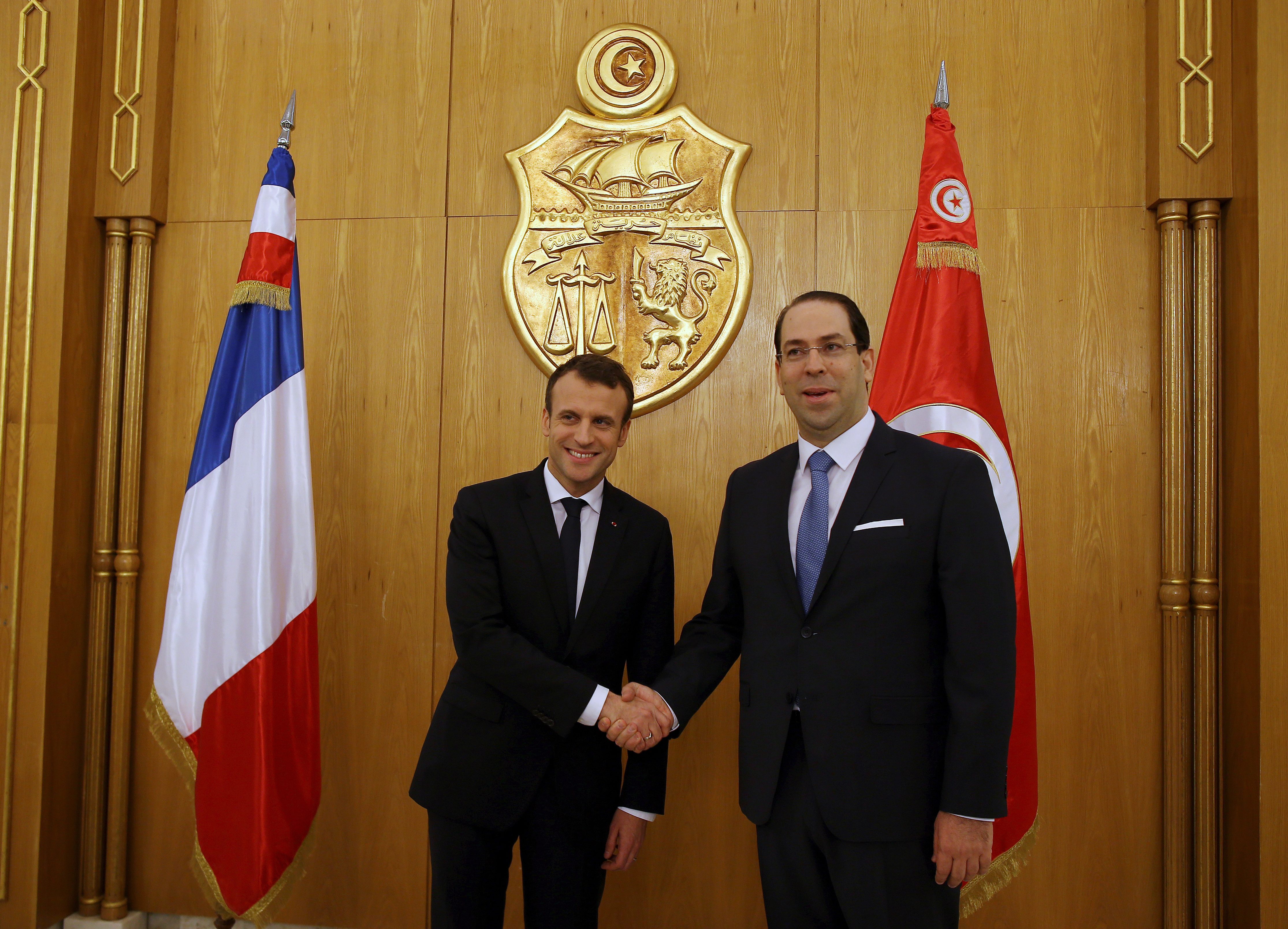 الشاهد مع الرئيس الفرنسي إيمانويل ماكرون