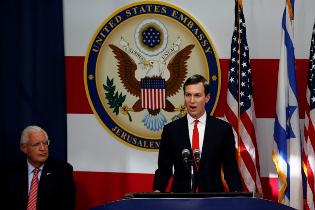 آخر عروض صهر ترمب للفلسطينيين.. إقامة كونفدرالية مع الأردن، وعباس وضع شرطاً للموافقة